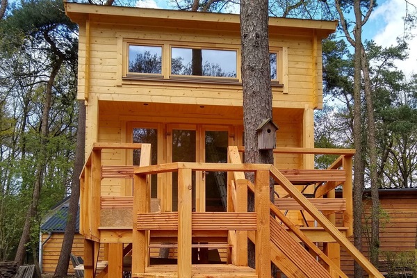 Recreatiepark Klein Zwitserland - Boomhut - avant