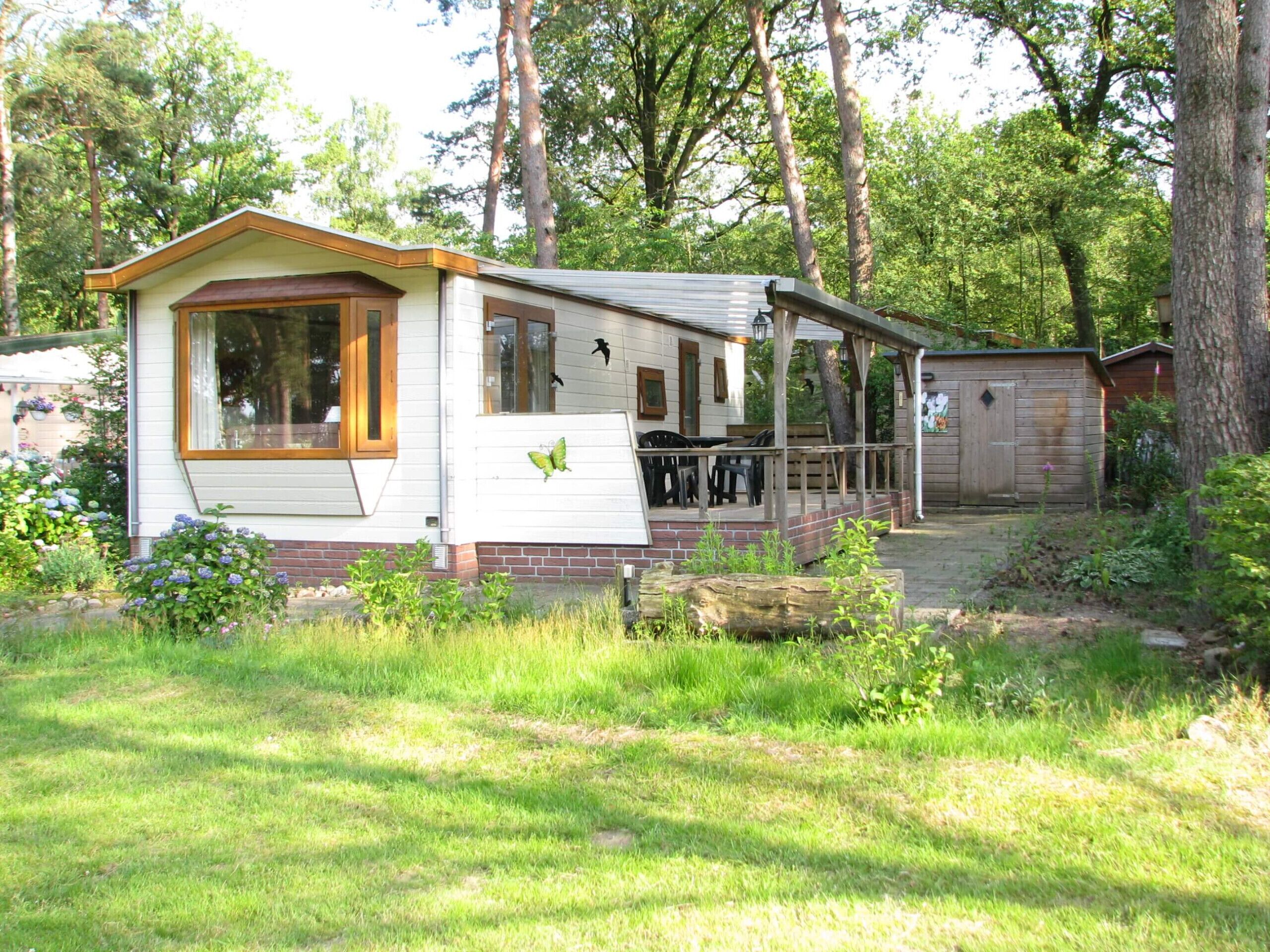 Recreatiepark Klein Zwitserland - Meidoorn - front