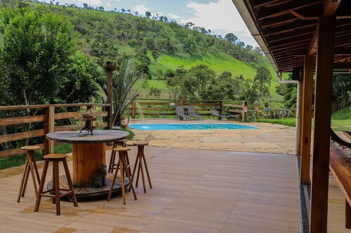 S tio Toca dos Gatos com Piscina e Churrasqueira