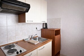 Comfort-lejlighed - balkon - havudsigt | Privat køkken | Køleskab, mikrobølgeovn, kogeplade, espressomaskine