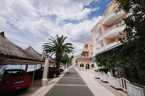 Property grounds - villa Sunce (Podgora)