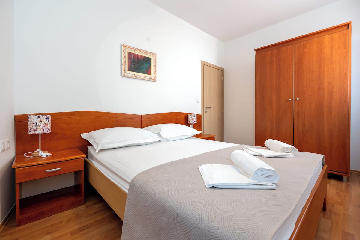 Comfort Apartment, Balcony, Sea View | Premium bedding, in-room safe, iron/ironing board, cribs (free)