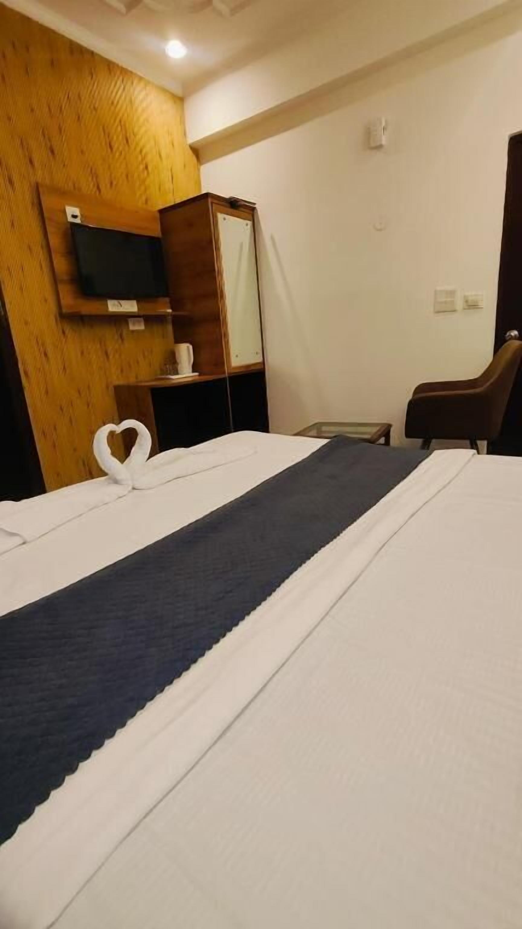 Deluxe Double Room, Balcony, City View | Free WiFi