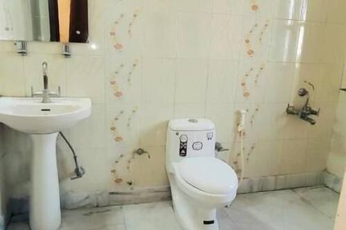 Deluxe Double Room, Balcony, City View | Bathroom