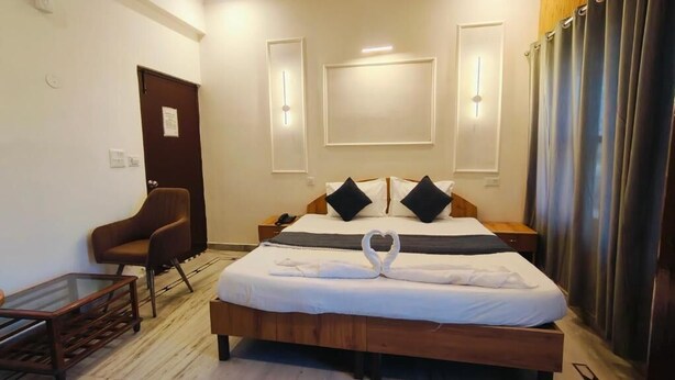 Deluxe Double Room, Balcony, City View | Wi-fi percuma 