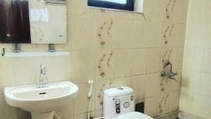 Deluxe Double Room, Balcony, City View | Bilik Mandi