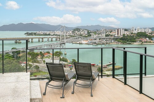 The Bridge by Viva - Prédio com piscina no terraço e academia em Floripa