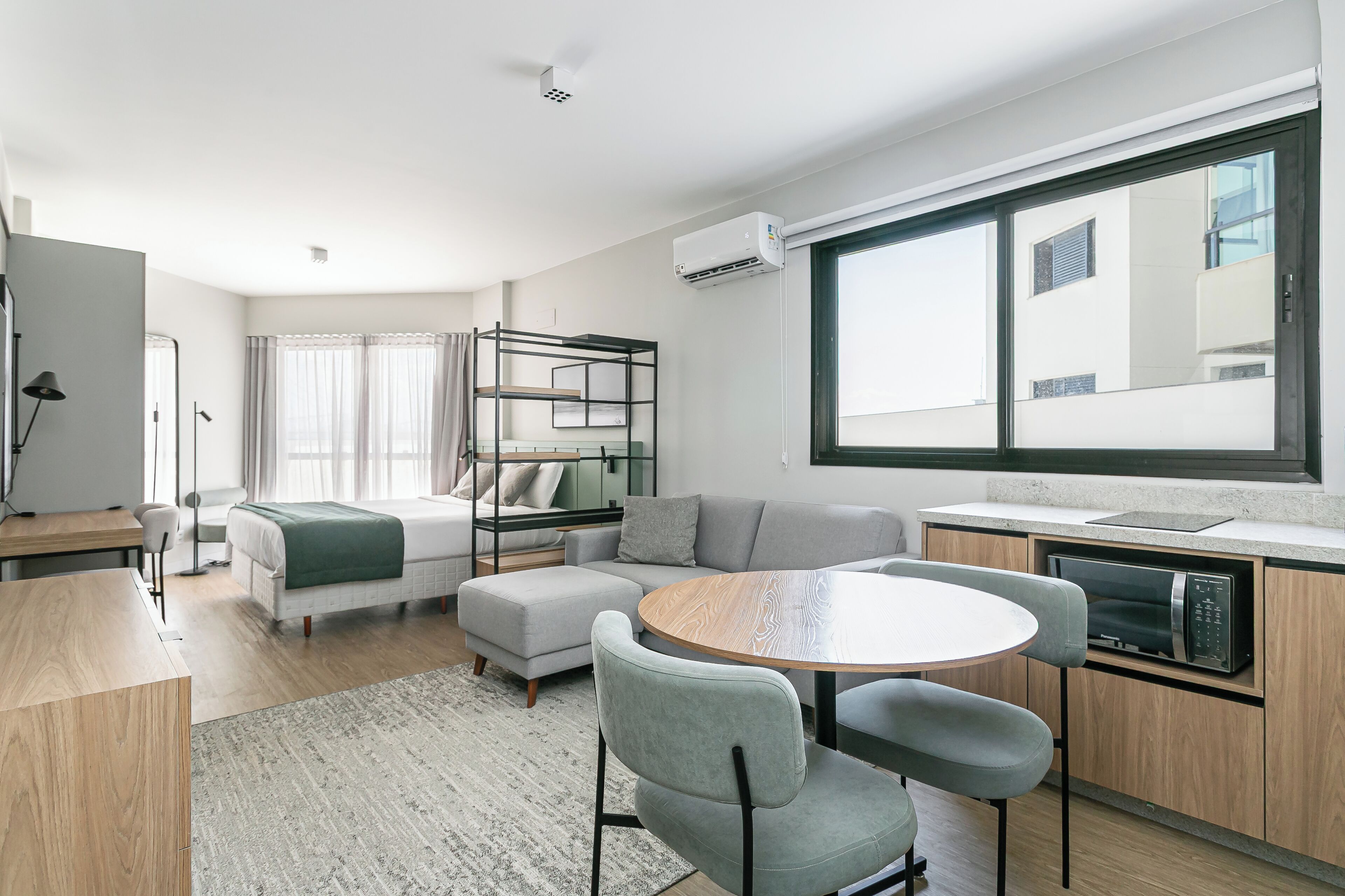 Design Studio | Living area | 40-inch Smart TV with digital channels