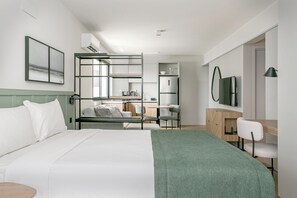 Design Studio | Iron/ironing board, free WiFi, bed sheets - The Bridge by Viva Conecte-se ao melhor (Florianópolis)