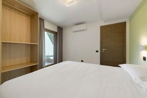 Iron/ironing board, WiFi, bed sheets, wheelchair access - Suly Apartments 2 - cir0083 (Cillian)