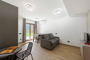 TV - Suly Apartments 2 - cir0083 (Cillian)