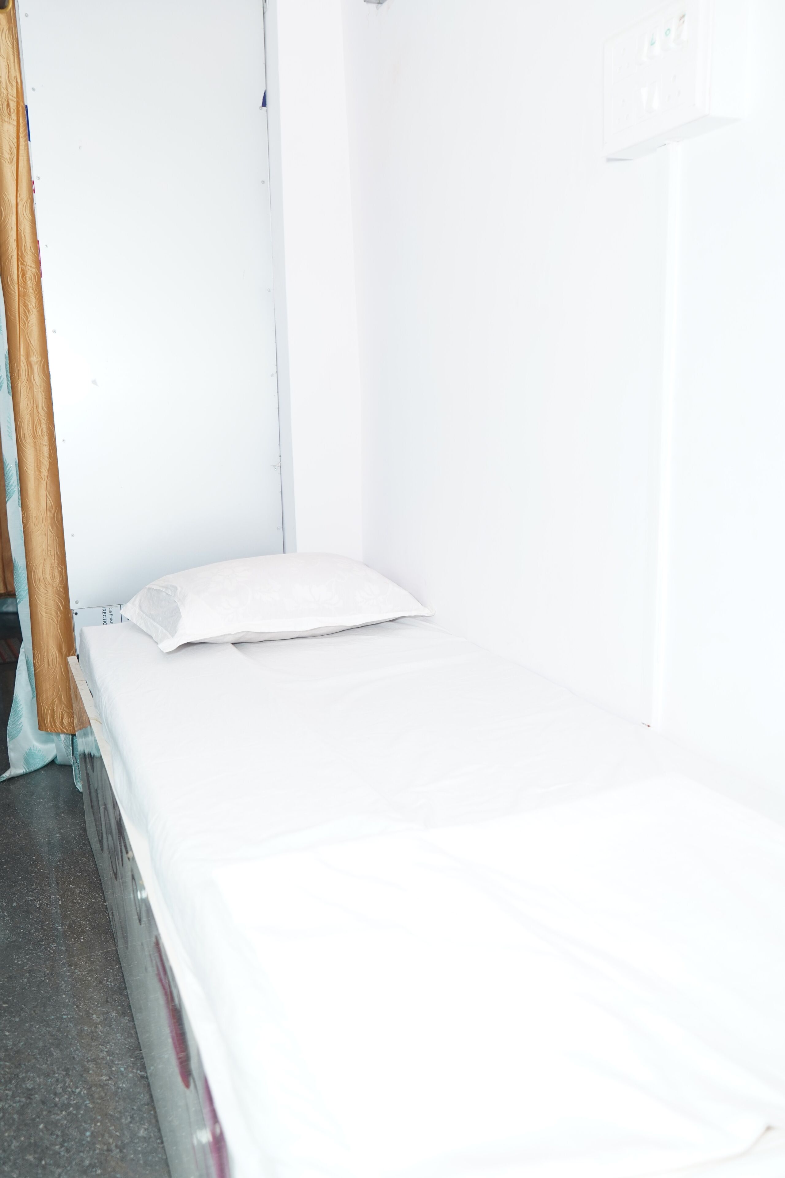 Basic Single Room | Free WiFi