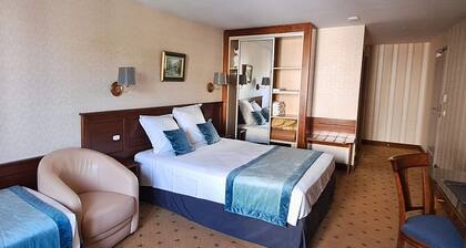 2/3-person apartment in historic town center, close to shops and entertainment,