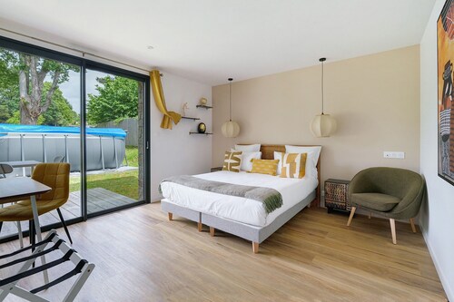 Chambre d’hôtes La Clairière Aux Chênes 1 avec piscine partagée, Wi-Fi et climatisation