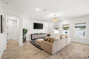 Smart TV, ping pong - Westside Palm | Private Pool | GameRoom | Near 30A (Panama City Beach)