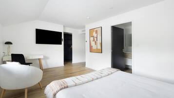 WiFi, bed sheets
