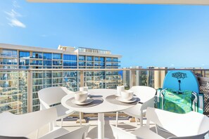 Outdoor dining - Luxury Sky Ala Moana Condo with Ocean & City Views (Honolulu)