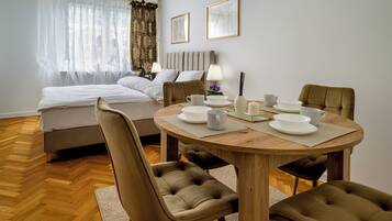 Suíte estúdio | Ferros/tábuas de passar roupa, Wi-Fi de cortesia