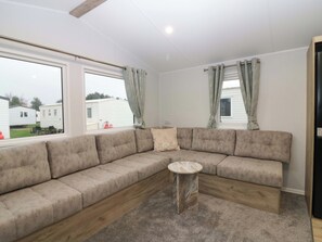 Living area - 63 St Andrews (Prestonpans)