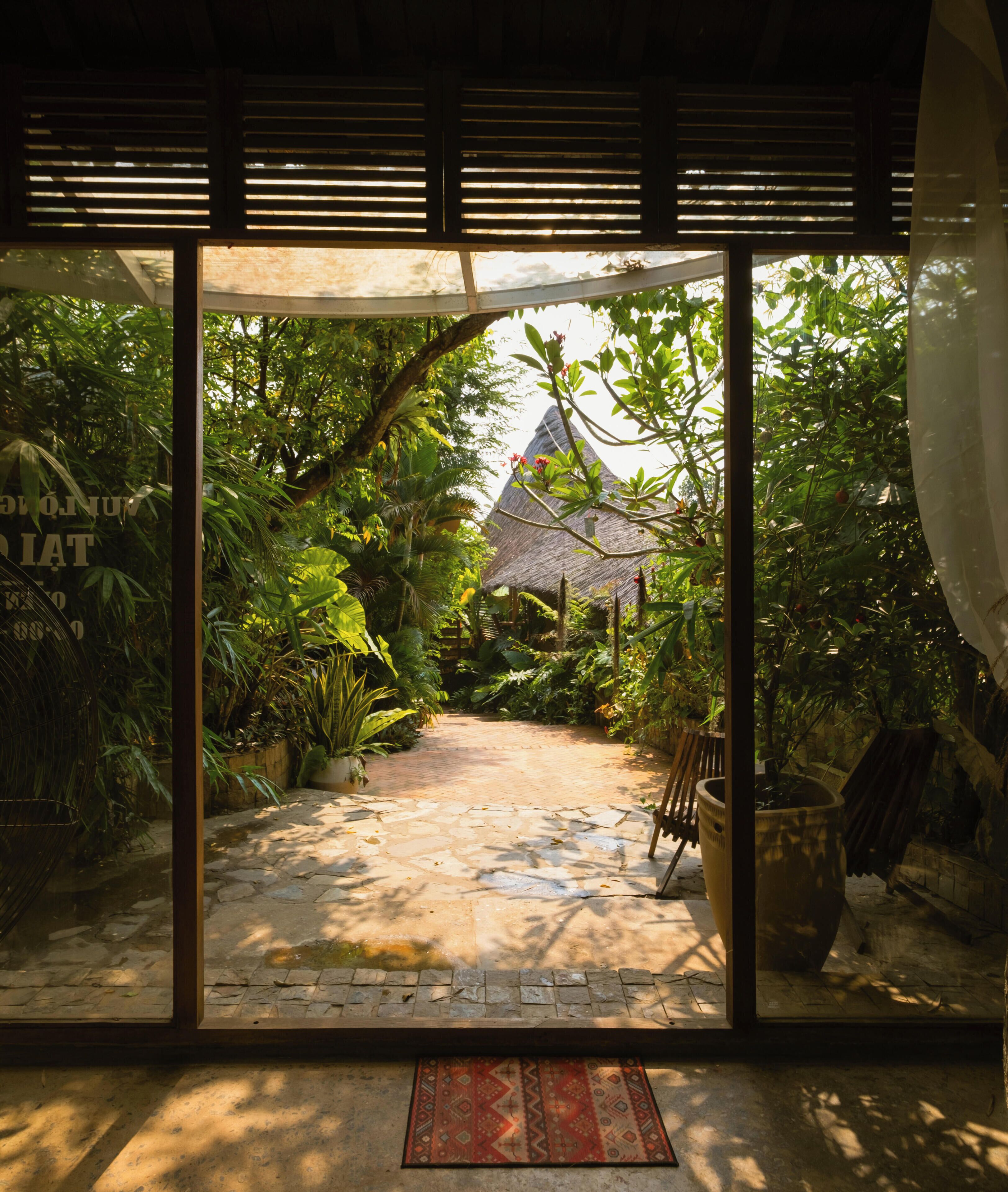 المنشأة من الخارج