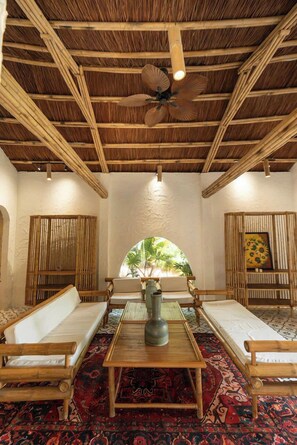 Living area - LIA RETREAT & COFFE (Da Nang)