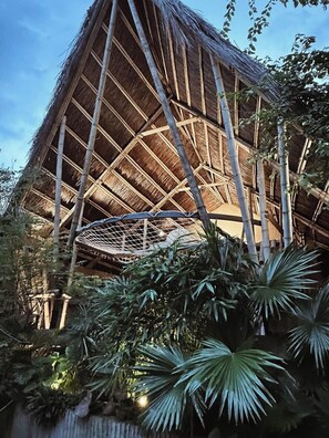 Desk, free WiFi, bed sheets - LIA RETREAT & COFFE (Da Nang)