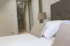 2 bedrooms, WiFi - Villa with heated pool in Tarrabucceta (Figari)
