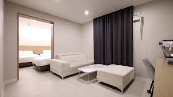 Desk, laptop workspace, free WiFi