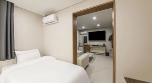 Familien-Suite | Schreibtisch, laptopgeeigneter Arbeitsplatz, kostenloses WLAN