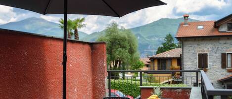 تناول الطعام بالخارج