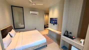 Luxury Room, City View