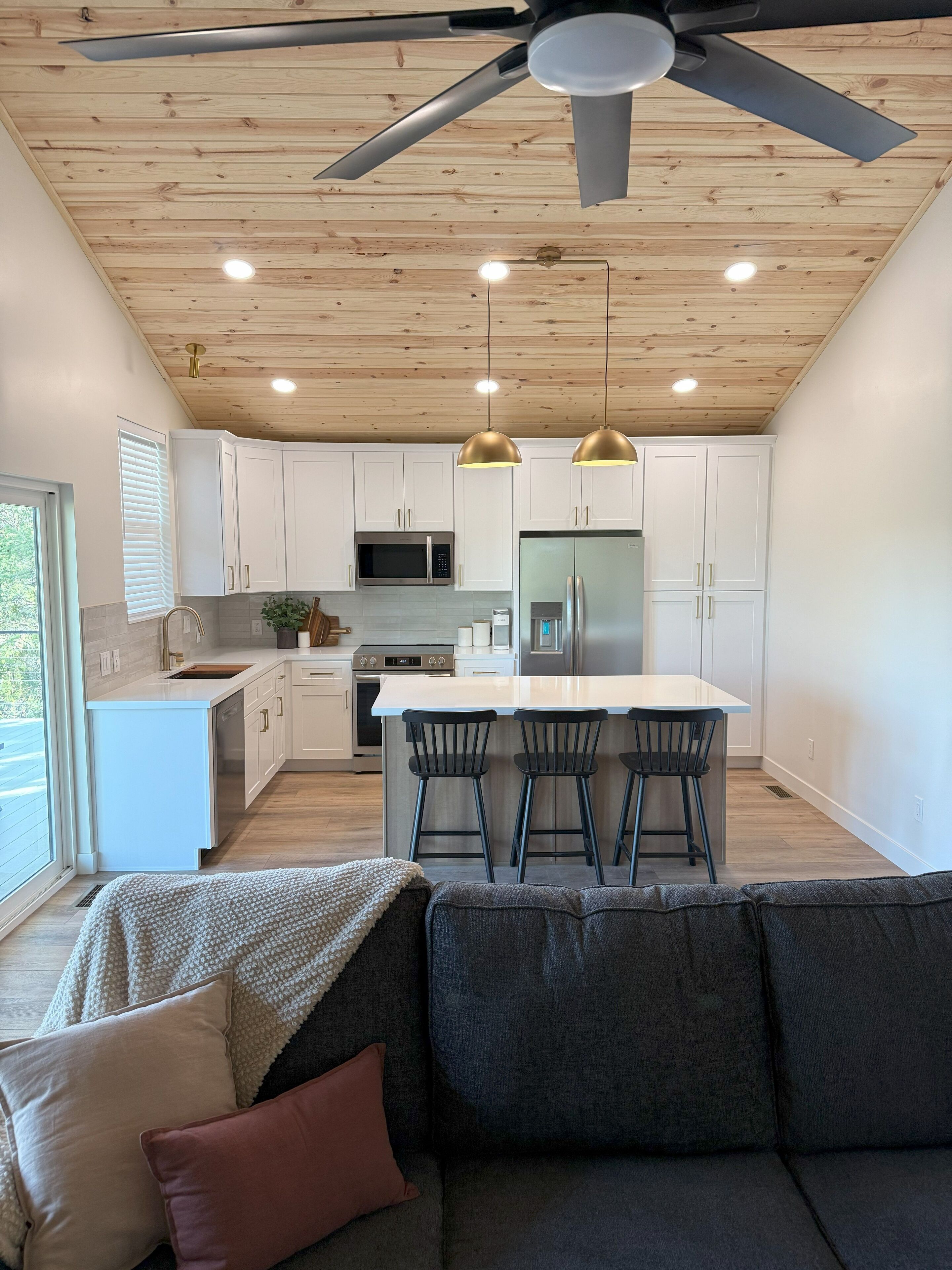 المنشأة من الداخل