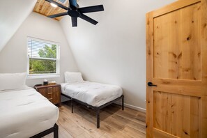 Room - Luxe Forest A-Frame Escape w/ Deck & Fire-Pit (Heber-Overgaard)