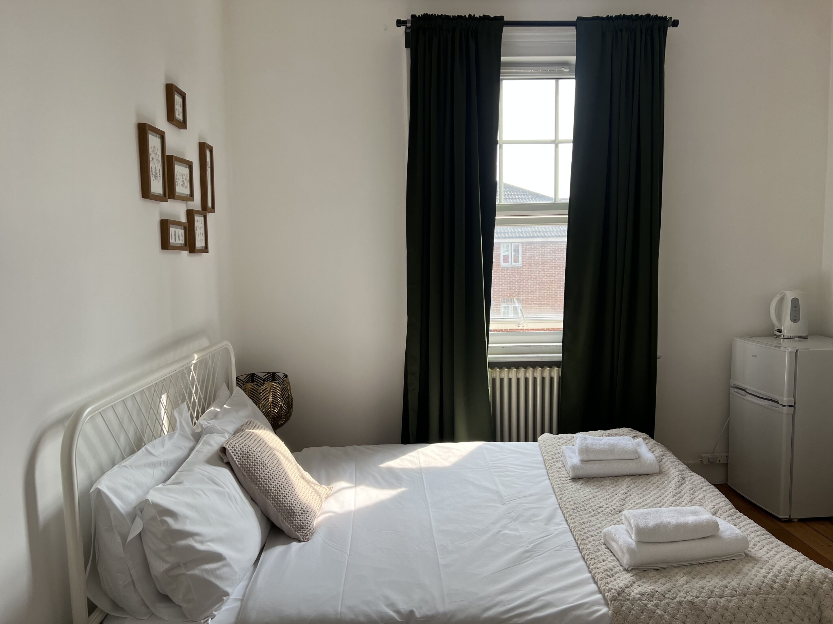 Basic Double Room, Shared Bathroom, City View (1)