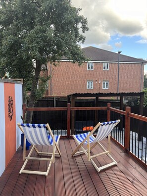 Free parking nearby - Zozy Gladstone (London)