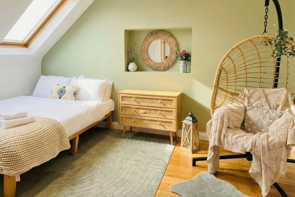 Executive Studio, Private Bathroom, City View | Iron/ironing board, free WiFi