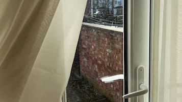 Superior-Doppelzimmer, Gemeinschaftsbad, Gartenblick | Aussenbereich