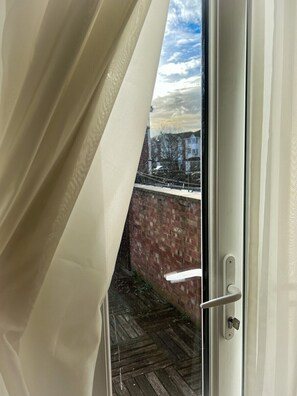 Superior-Doppelzimmer, Gemeinschaftsbad, Gartenblick | Aussenbereich