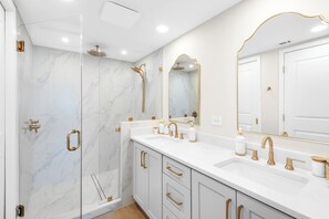 Shower, hair dryer, towels - 🌴Luxury High-Rise w/Gulf + Sound Views + Resort Amenities | Portofino 4-1908 (Pensacola Beach)