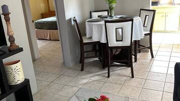 House, 2 Bedrooms, Smoking | Dining room