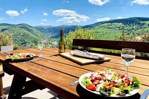 Outdoor dining - Superb vacation chalet with pool & jacuzzi - La Bresse (La Bresse)