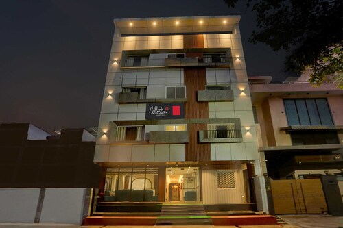 Collection O Taj Nagri Phase 2