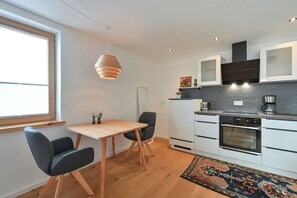 Private kitchen - New & high-quality furnished guest house in a quiet location - Burgberg im Allgäu (Burgberg im Allgäu)