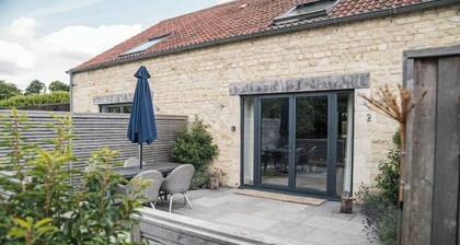 1 to 3 Linhay Cottages combined.
Sleeps 12