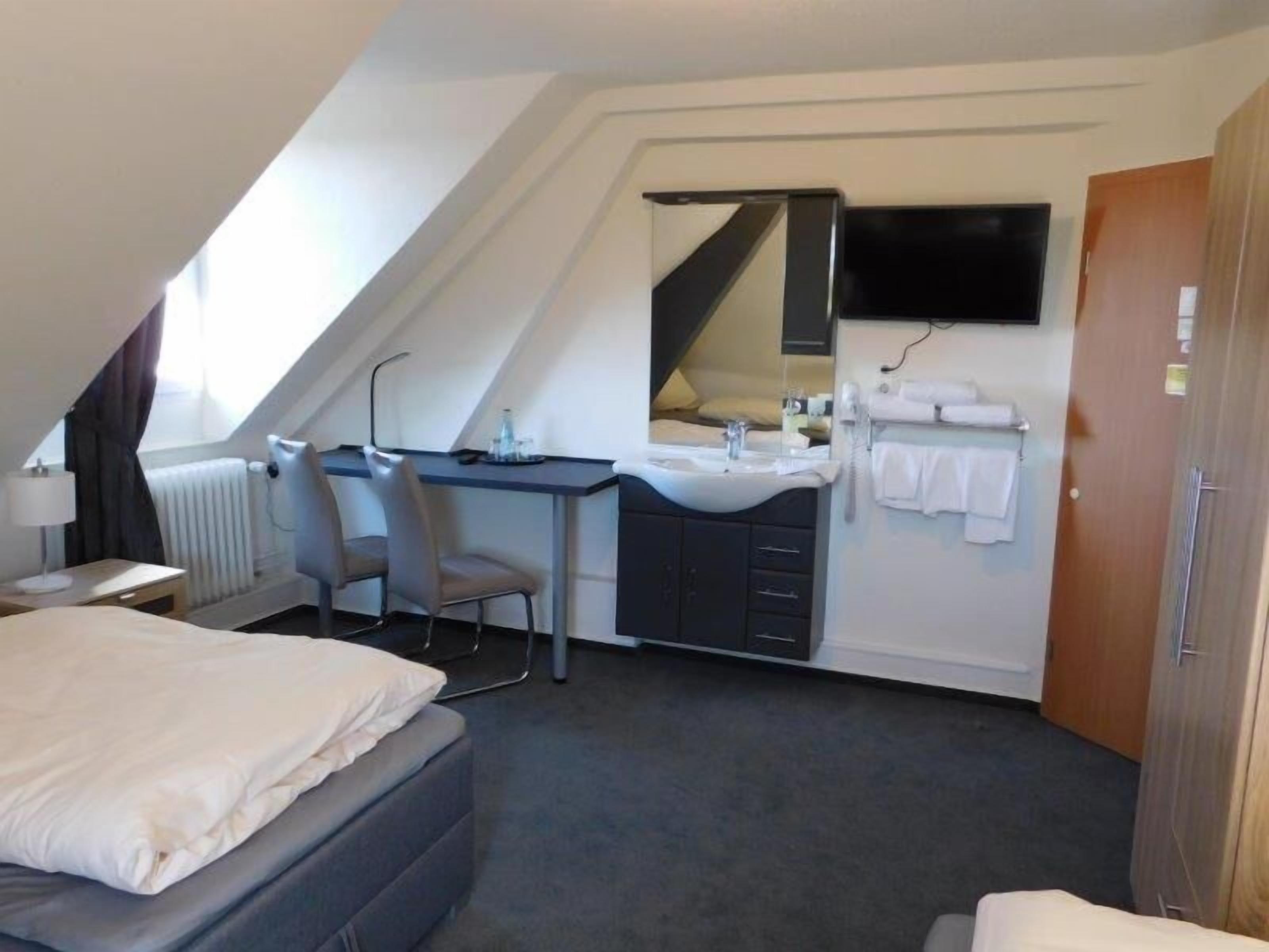 Desk, laptop workspace, free WiFi