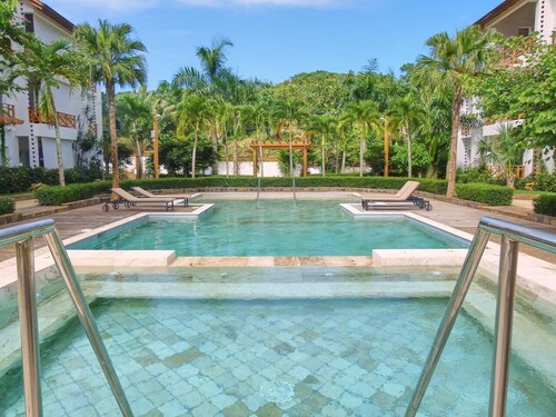 Luxury 3-bedroom duplex with air-conditioning • Range 5 min