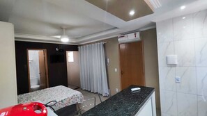 Iron/ironing board, WiFi, bed sheets - Complete Studio 3 (Rio das Ostras)