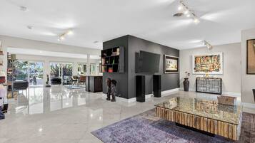 House, Multiple Beds, Pool Access (Harbor Haven) | Lobby