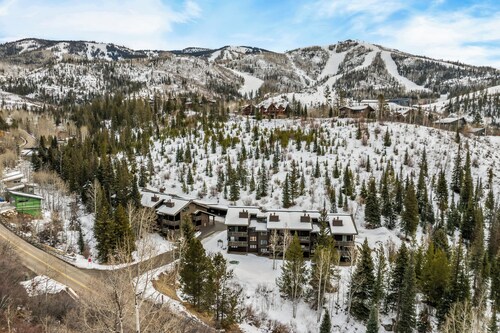 Creekside Retreat Near Gondola
