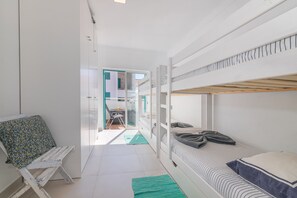 Iron/ironing board, WiFi, bed sheets - Blue Escape – Prainha, Alvor with Shared Pool, Garden and Wi-Fi (Alvor)